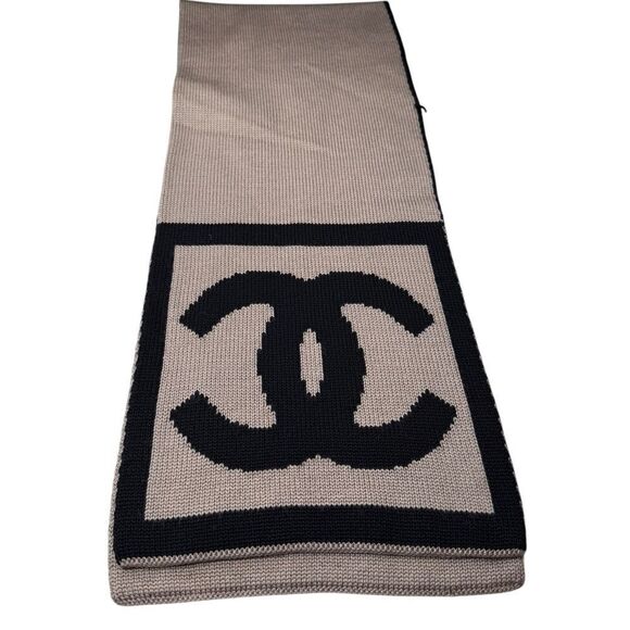 Chanel Wool Scarf - Picture 2 of 4